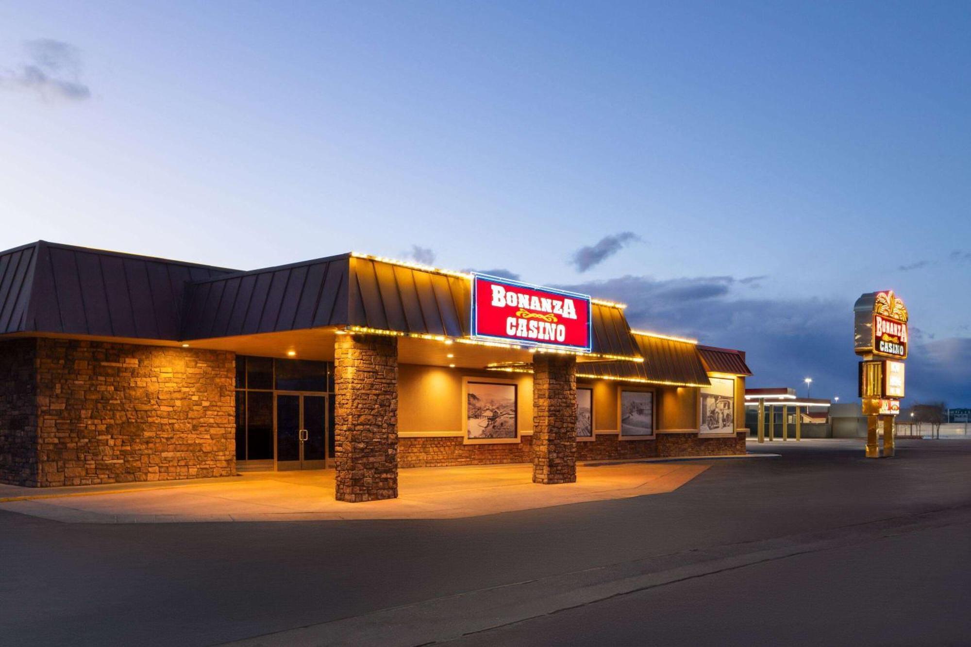 Super 8 By Wyndham Fallon Dış mekan fotoğraf